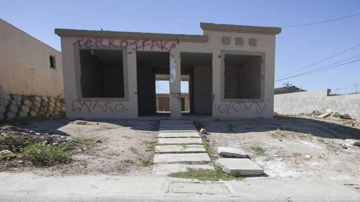 ¿Cómo puedo adquirir la propiedad de una casa abandonada, de buena o mala fe?