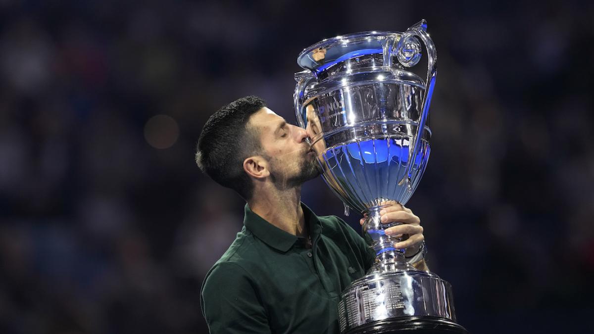 Nole termina el año en la cima por octava vez