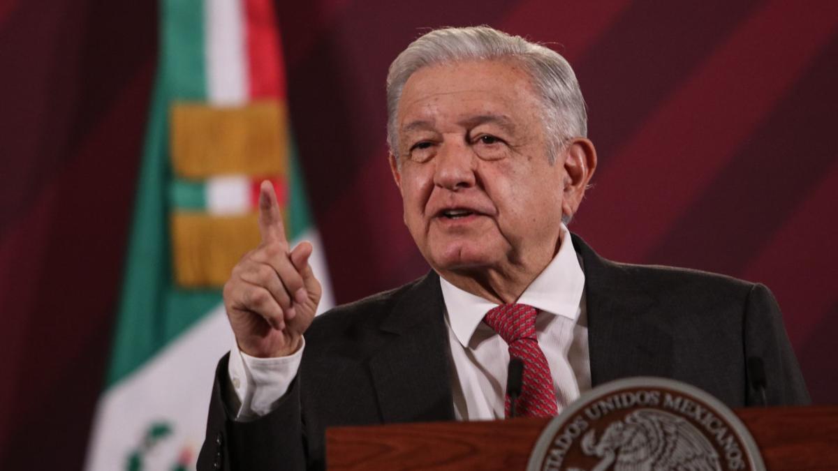 AMLO denuncia 'lanzada' en su contra para socavar al gobierno de la 4T por inicio de precampañas