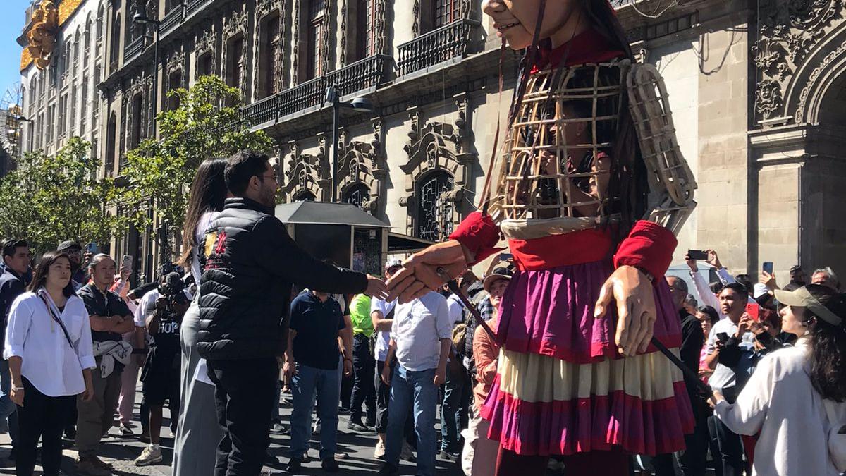 ¡Lánzate al Centro Histórico! Marioneta Amal realiza recorrido