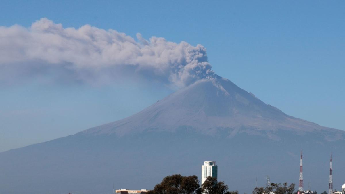 Ante actividad del Popocatépetl, alertan por caída de ceniza en CDMX