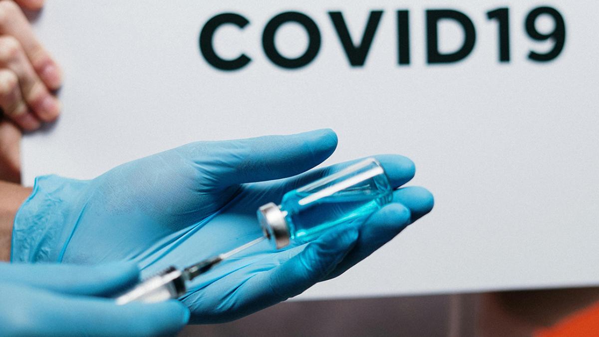 Cofepris autoriza vacunas contra COVID-19 Spikevax, Comirnaty y 200 insumos más