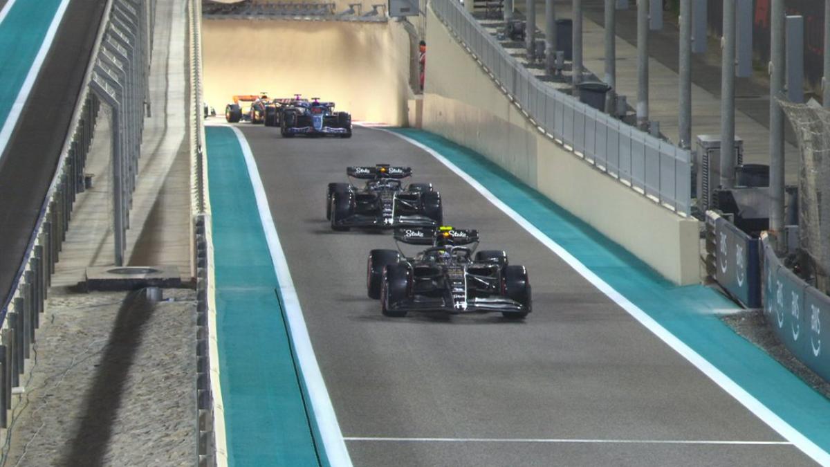 Checo Pérez en el Gran Premio de Abu Dabi: ¿En qué canal pasan EN VIVO la carrera de Fórmula 1?