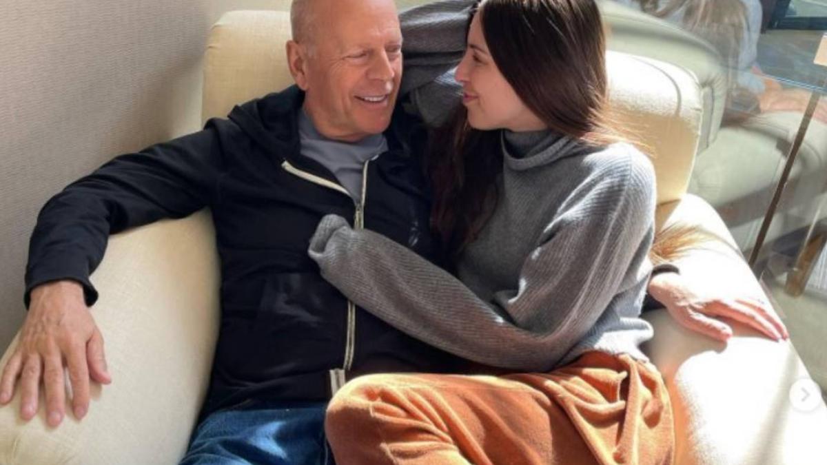 Hija de Bruce Willis comparte VIDEO del actor luchando contra la demencia