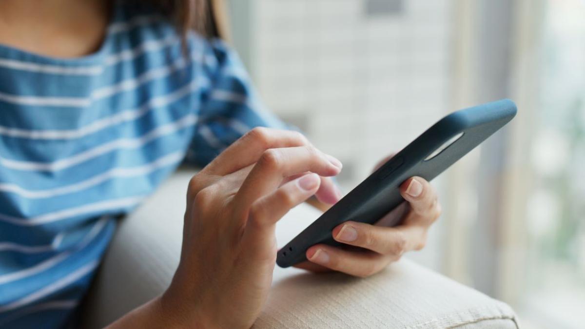 ¡Otra vez! Celulares adelantan una hora su reloj… Horario de verano hubiera iniciado hoy