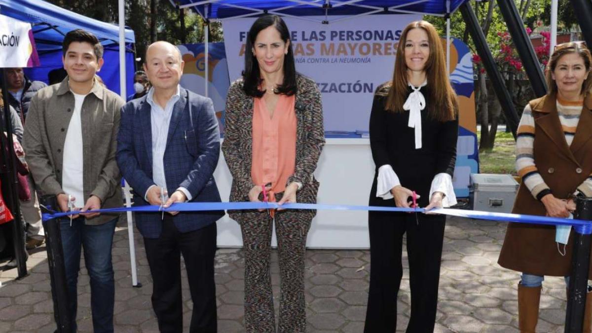 Lía Limón encabeza la Feria de las Personas Adultas Mayores ‘En armonía contra la neumonía’