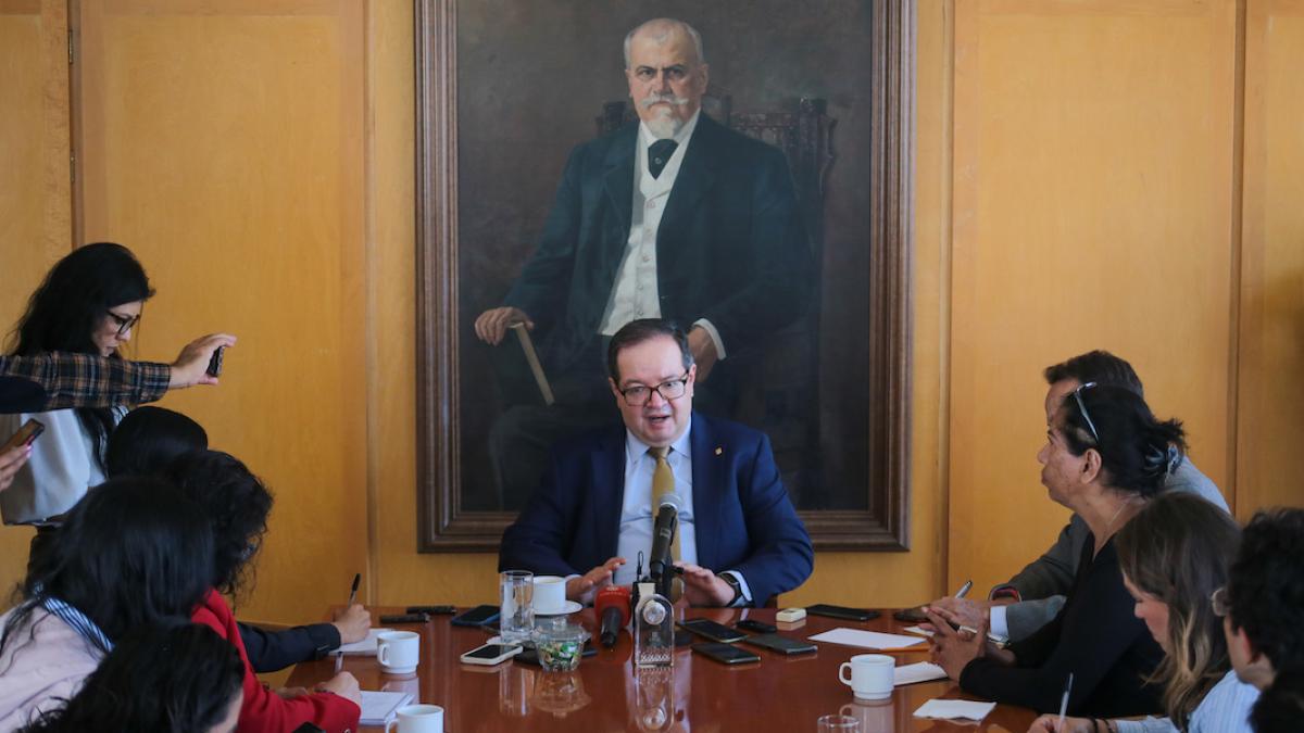 Rector pide diálogo con AMLO y señala a grupos de choque en la UNAM