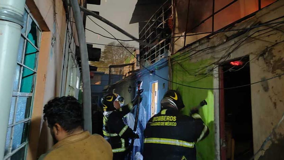 Dos departamentos quemados en su totalidad por incendio en la calle Naranjo, Santa María la Ribera