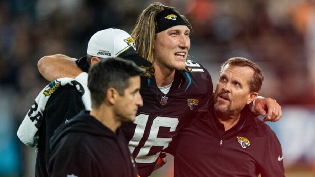 NFL: Trevor Lawrence recibió un impresionante gesto de un jugador de los Bengals, tras su lesión