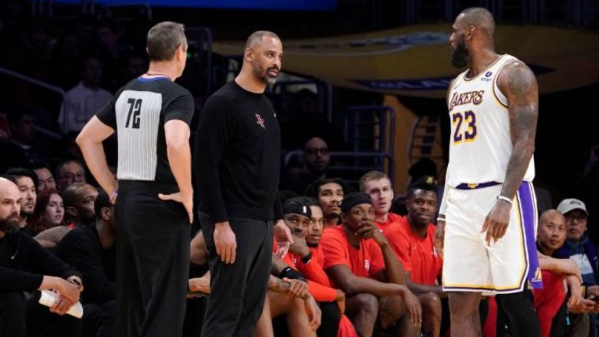 NBA: LeBron James hizo que expulsaran al head coach de los Houston Rockets, ¿Qué le dijo?