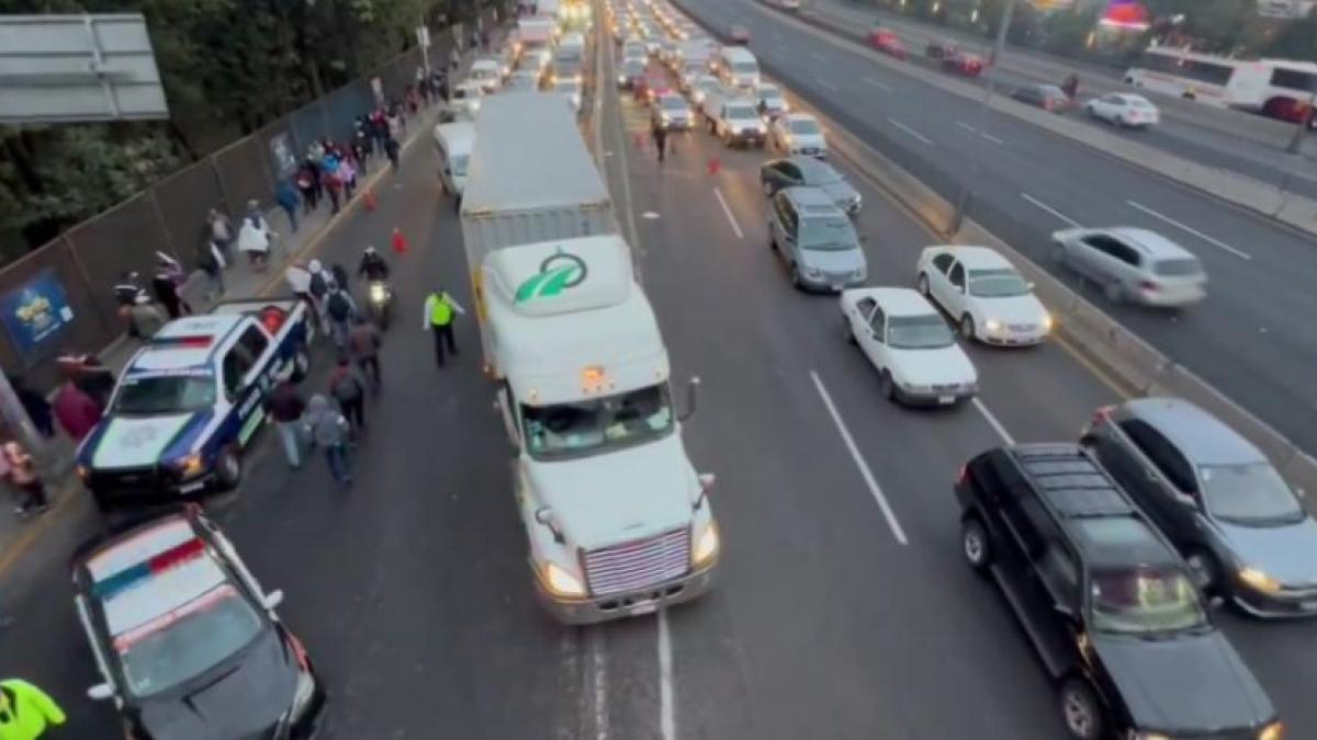 Tras 7 horas de bloqueo, manifestantes liberan Periférico Norte