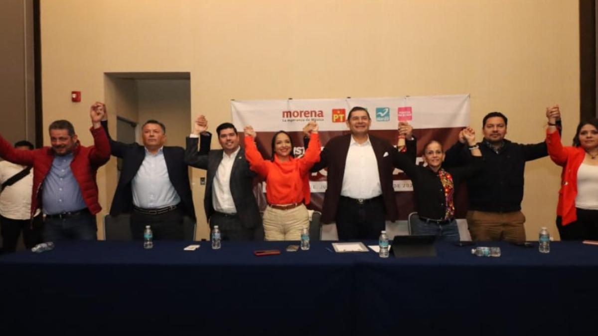 Morena, PT, Verde, Nueva Alianza Puebla y Fuerza por México, van en coalición para 2024, anuncia Alejandro Armenta