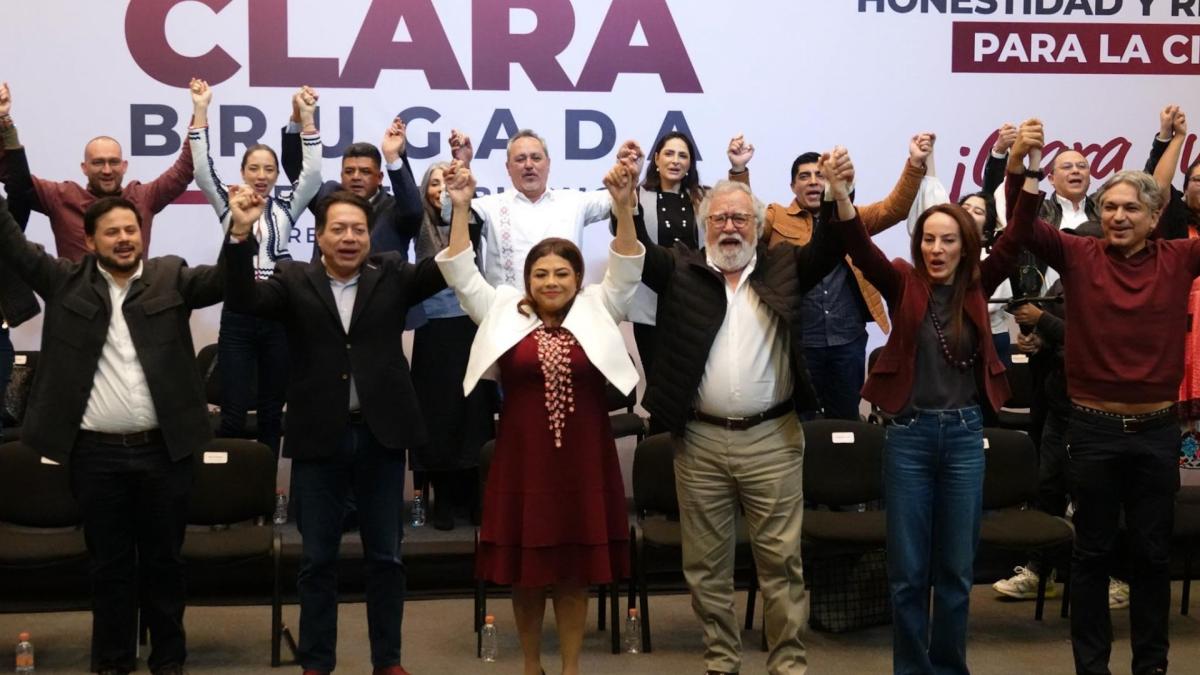 Clara Brugada presenta a su equipo de precampaña rumbo a Jefatura de Gobierno