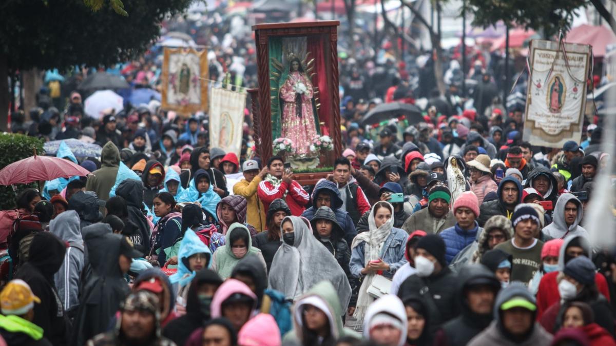 Virgen de Guadalupe: No cesa el arribo de peregrinos a la Basílica para ver a la Morenita del Tepeyac