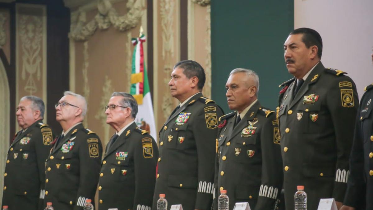 Encabeza Luis Cresencio Sandoval graduación de 2/a Antigüedad de Doctorado y Seguridad Nacional