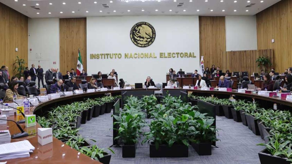 INE multa con más de 95 mdp a partidos por irregularidades en proceso para elegir presidenciables