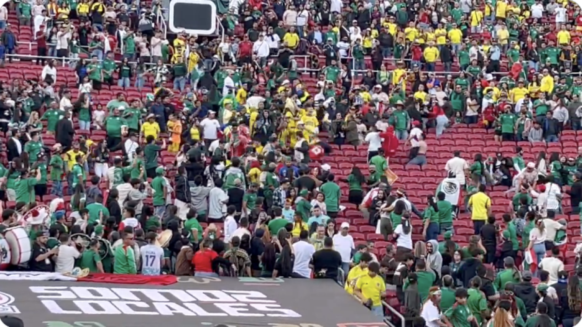 VIDEO: ¡Lamentable! Aficionados de México y Colombia se agarran a golpes en las tribunas del Memorial Coliseum