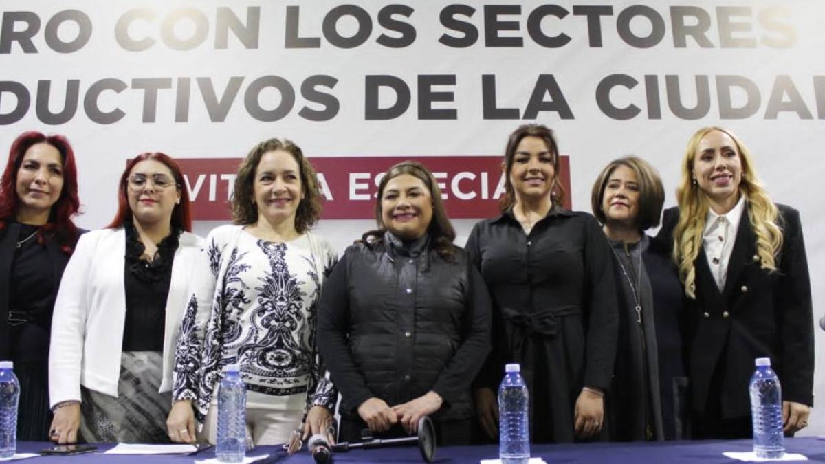 Clara Brugada llama a romper 'techos de cristal' que impiden el desarrollo de las mujeres empresarias