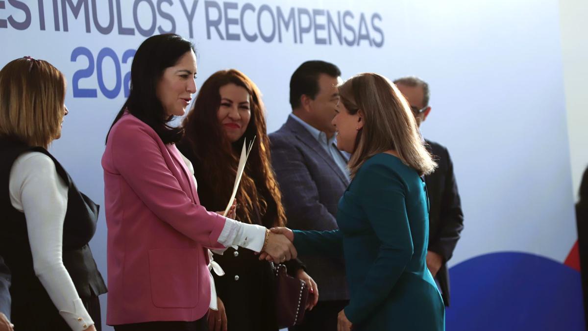 Entrega Lía Limón premios y estímulos a trabajadores de la Alcaldía Álvaro Obregón