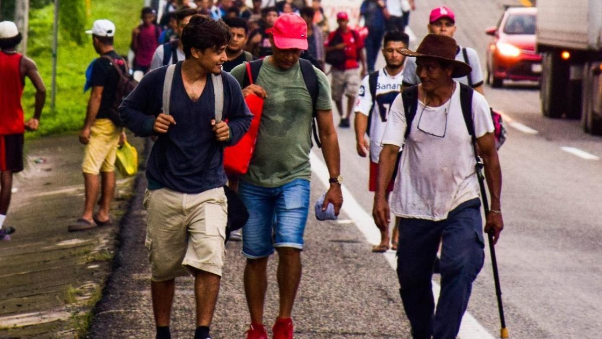 Llega caravana migrante con más de mil personas a Juchitán, Oaxaca