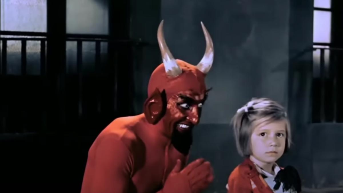 Santa Claus vs El Diablo: esta es la película del famoso meme viral ¿Dónde verla gratis?