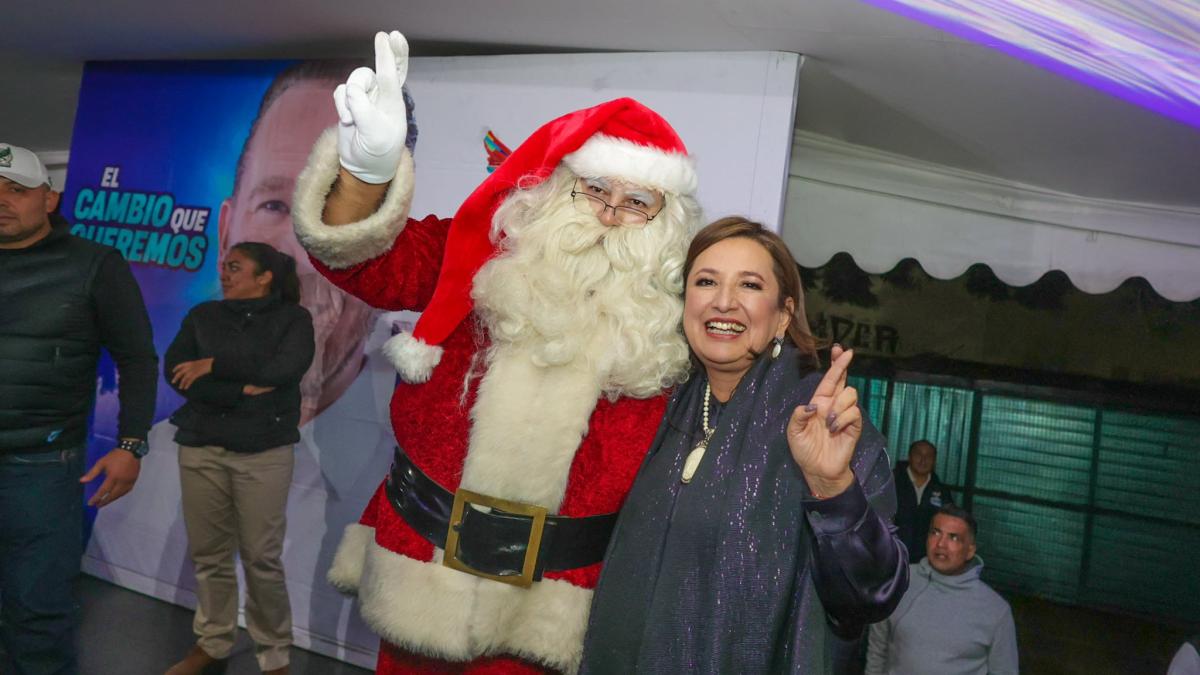 Xóchitl Gálvez le pide una silla a Santa; la voy a necesitar, dice