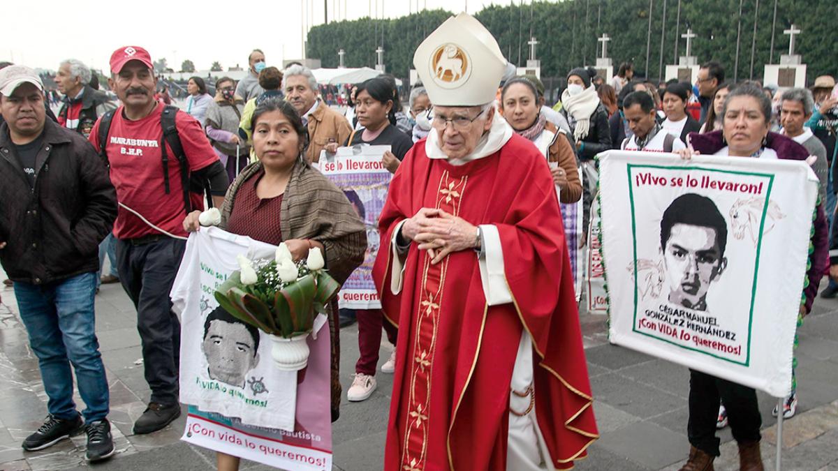 Abren a padres todos los archivos del caso Iguala