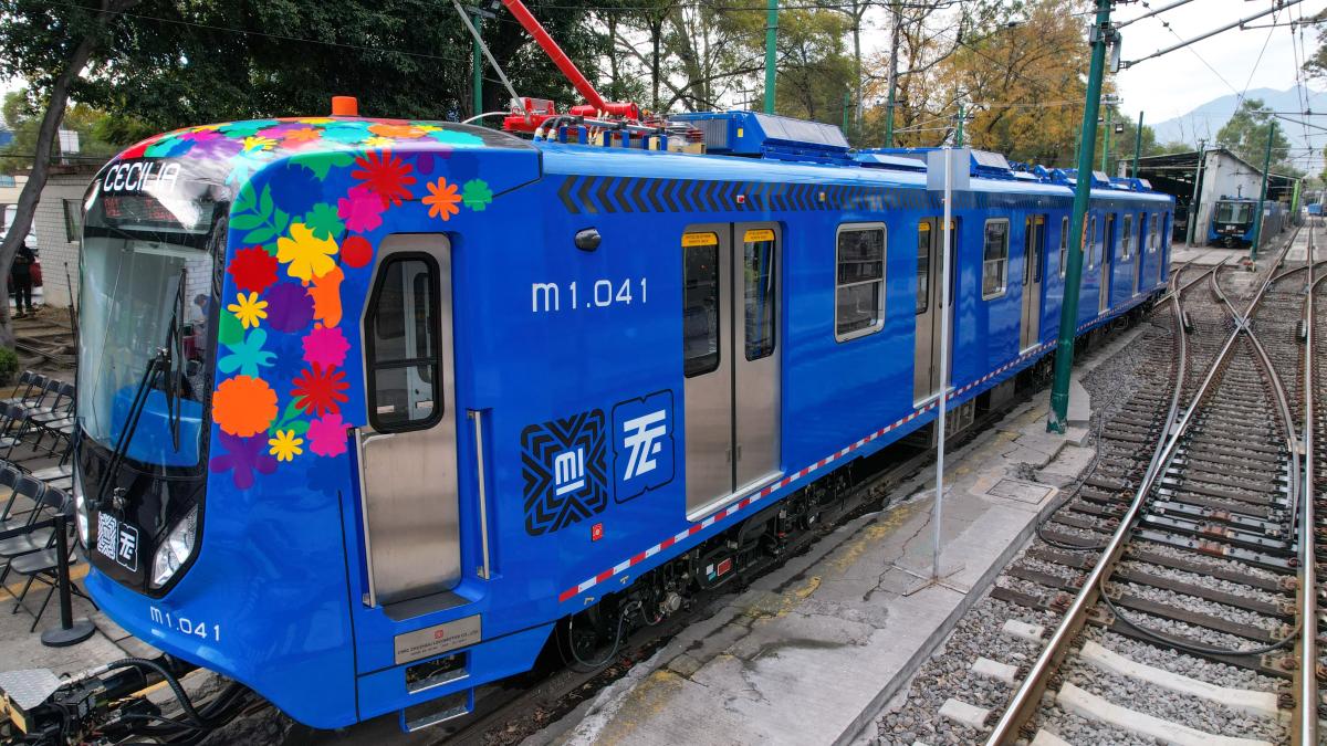 Echan a andar el tren “Cecilia” en Xochimilco