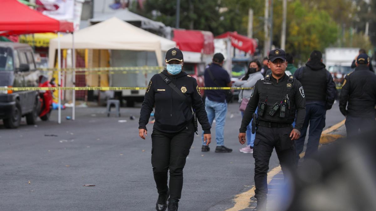 Entre agresores de uniformados había 2 policías