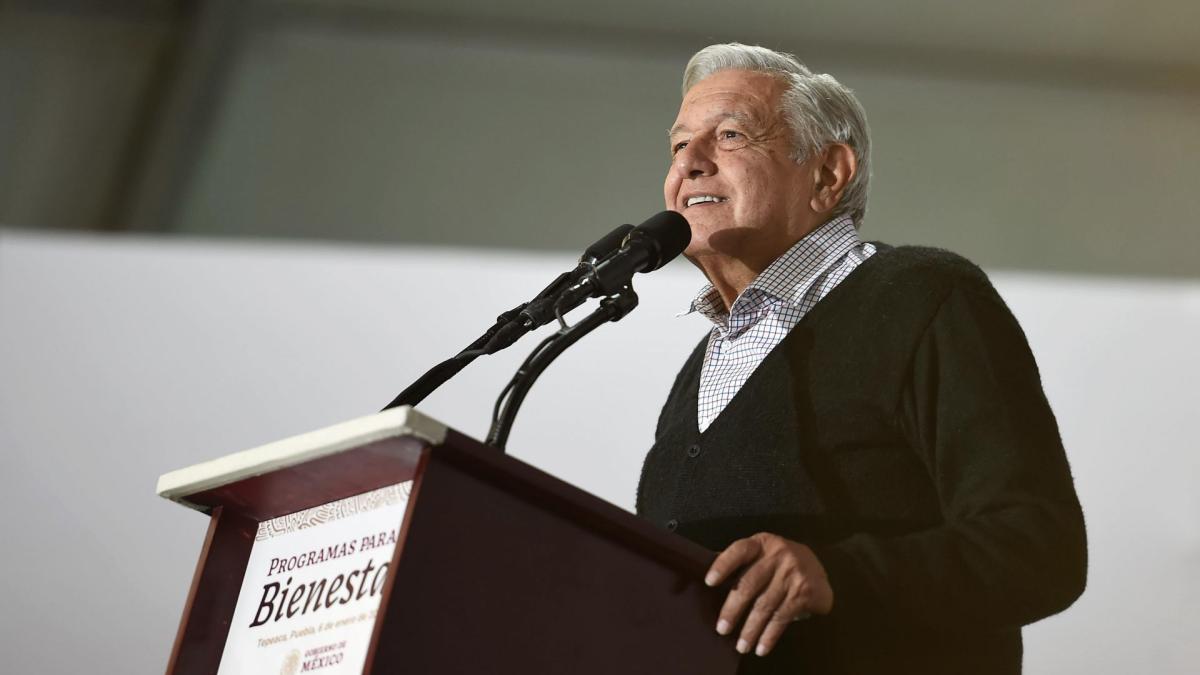 AMLO anuncia que presentará dos reformas laborales antes de fin de sexenio