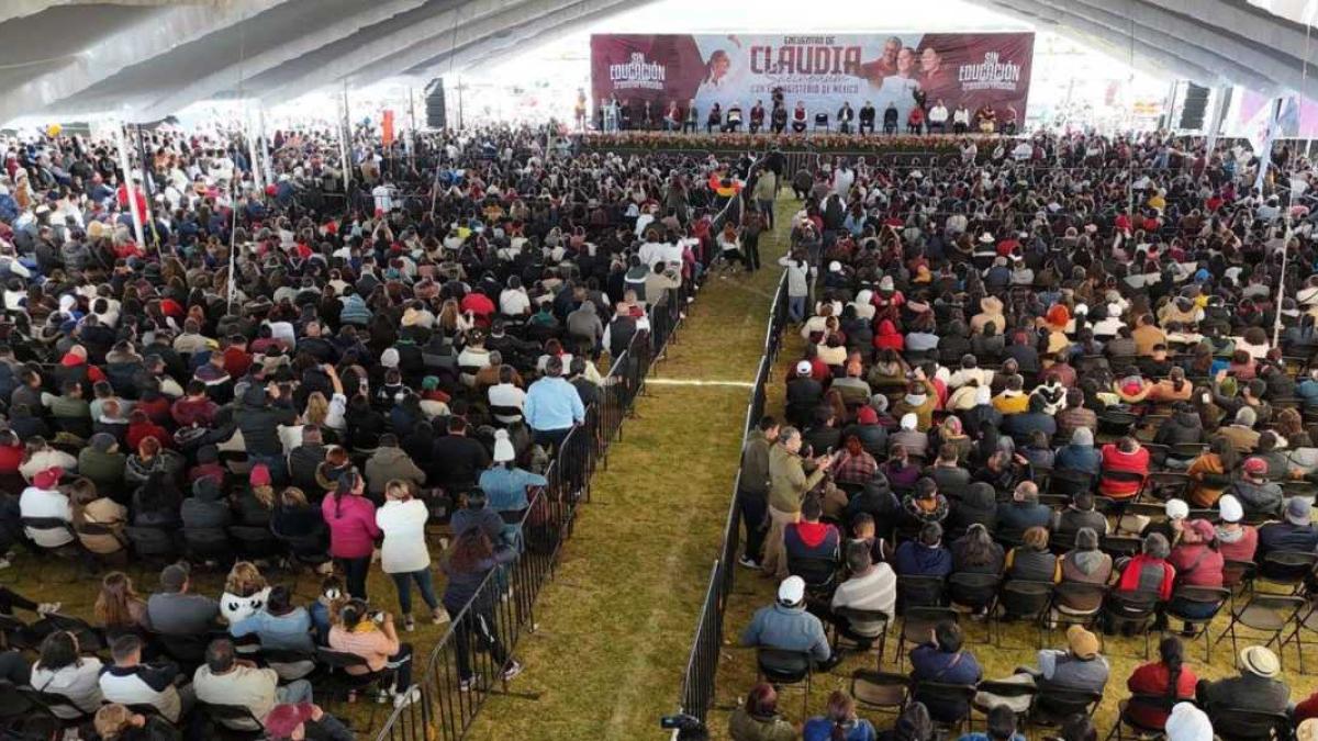 Claudia Sheinbaum refrenda su compromiso con los maestros de México