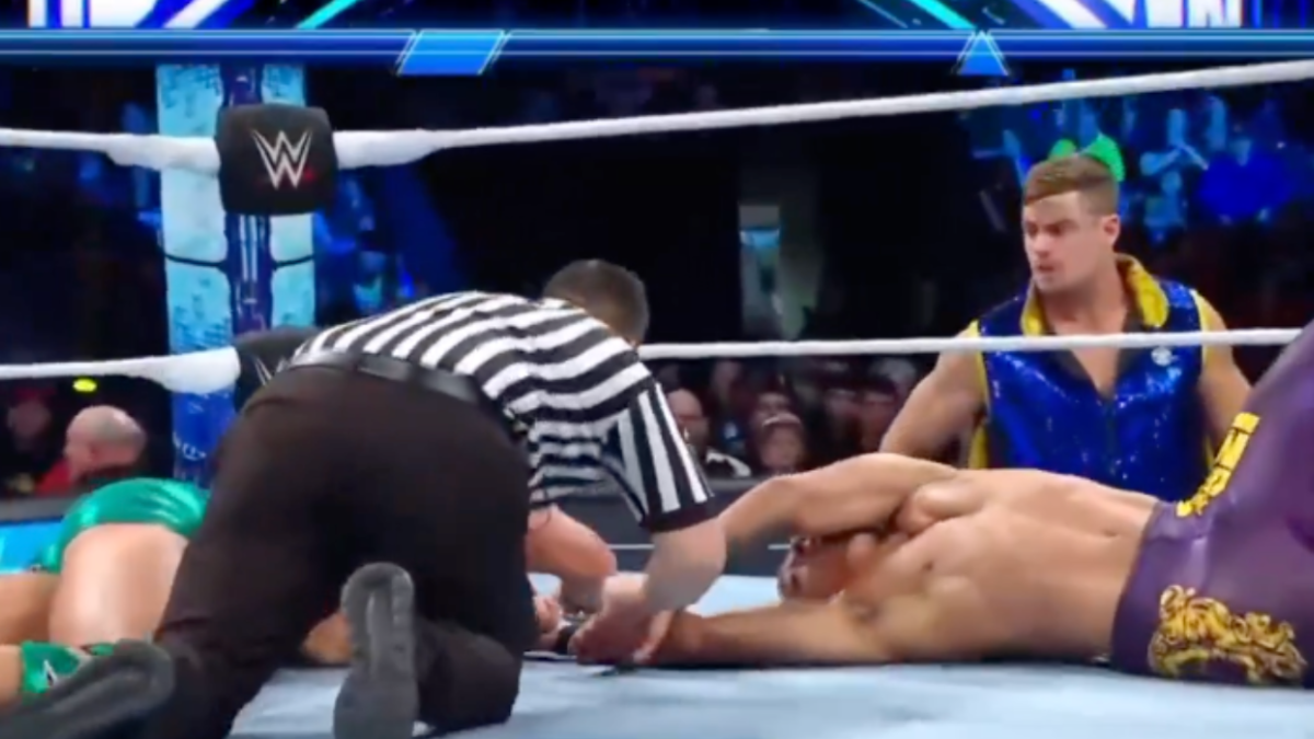 WWE | Luchador sufre fuerte accidente que casi termina en tragedia en el Friday Night SmackDown