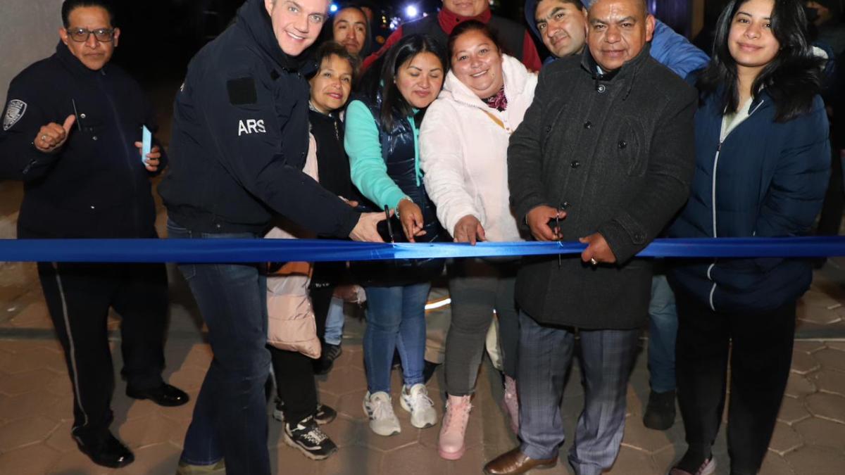 Adrián Rubalcava inaugura calle Puerto las Cruces en Cuajimalpa