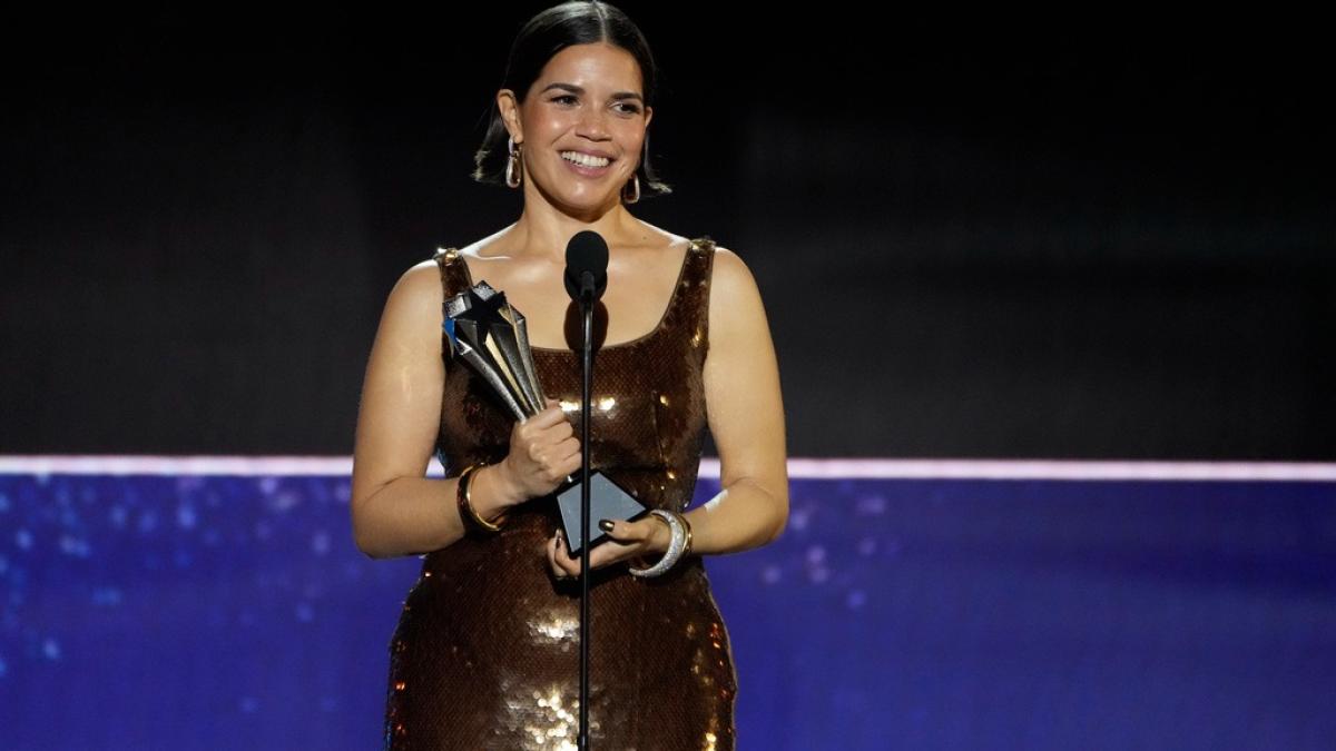 Critics Choice Awards: America Ferrera recibe el Premio SeeHer; así fue su emotivo discurso que empodera a las latinas