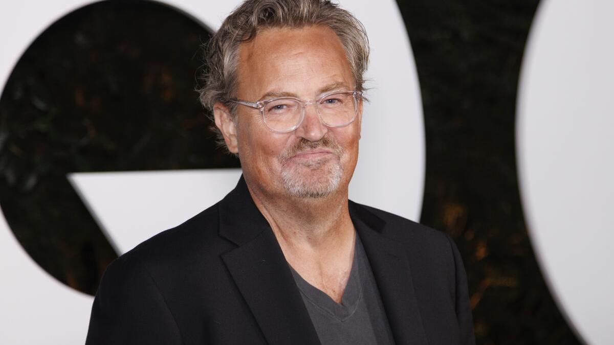 Realizan un emotivo homenaje a Matthew Perry durante los Premios Emmy