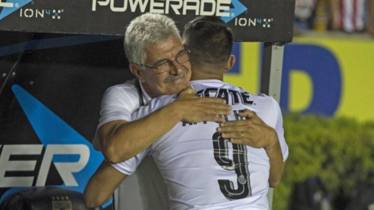 Liga MX | ‘Tuca’ Ferretti menosprecia a Alan Pulido y dice que pasaba horas “quitándole lo tronco” (VIDEO)