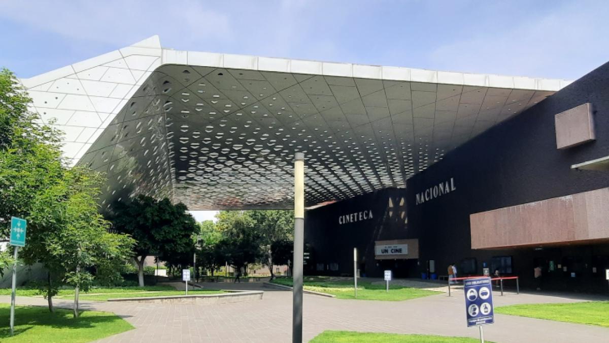 "Vamos a tirar la Cineteca por la ventana"