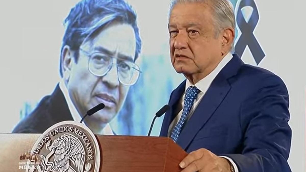 AMLO lamenta fallecimiento del escritor José Agustín; hombre de gran talento, dice