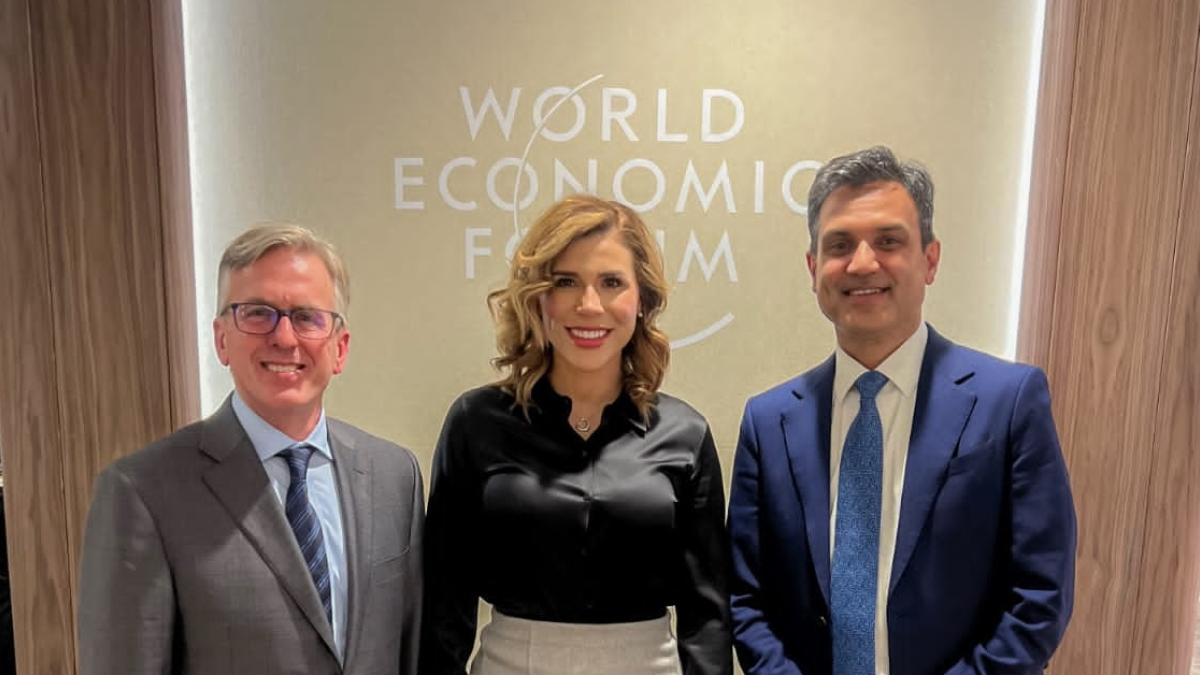 Marina del Pilar promueve inversiones millonarias para Baja California en Foro Económico Mundial