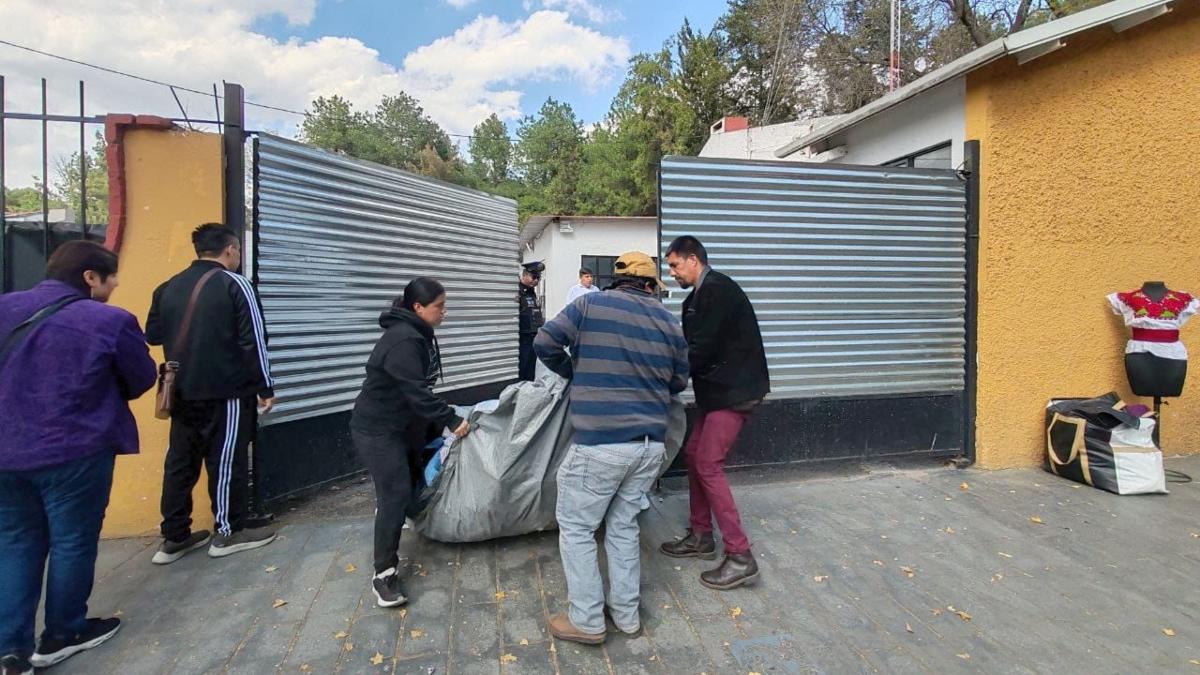 Entrega Alcaldía Coyoacán enseres a comerciantes