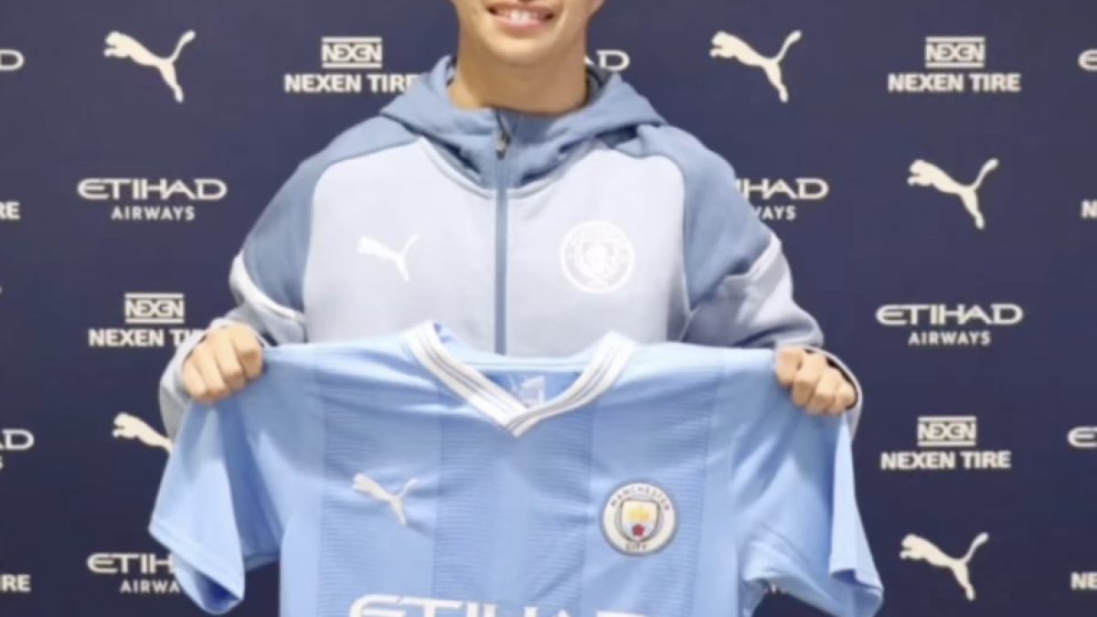 VIDEO: Mexicano Álex Alcalá debuta con espectacular gol con la Sub 18 del Manchester City