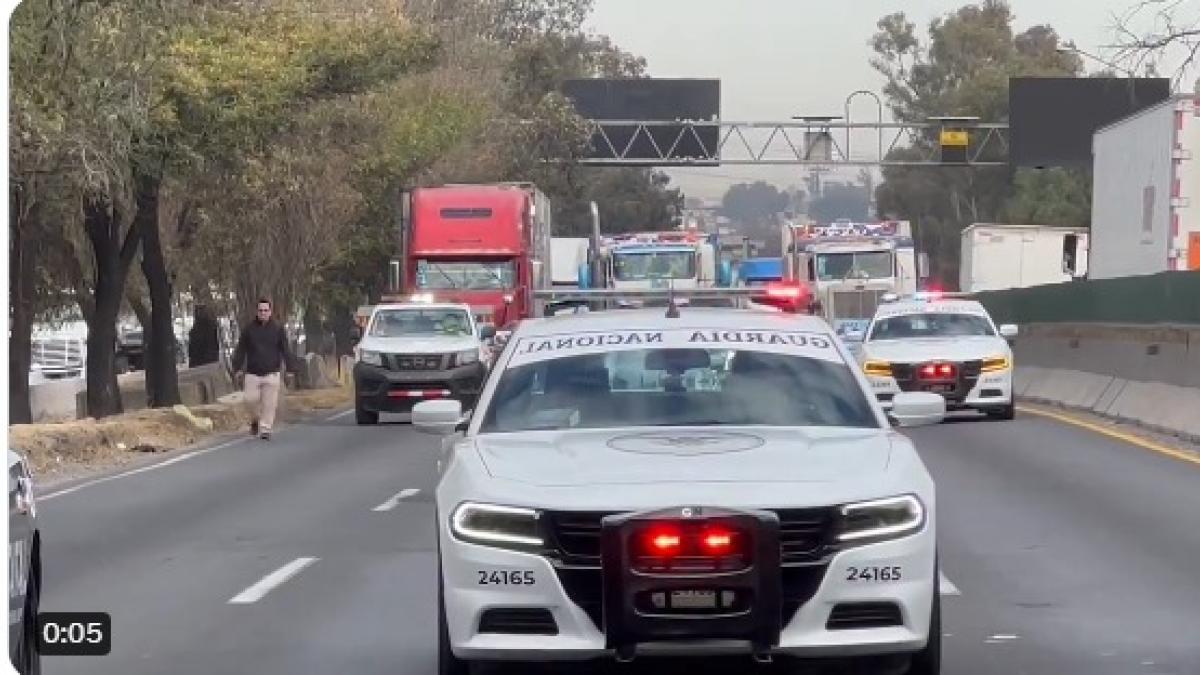 Bloqueo de transportistas en la México-Querétaro desquicia tráfico rumbo a CDMX