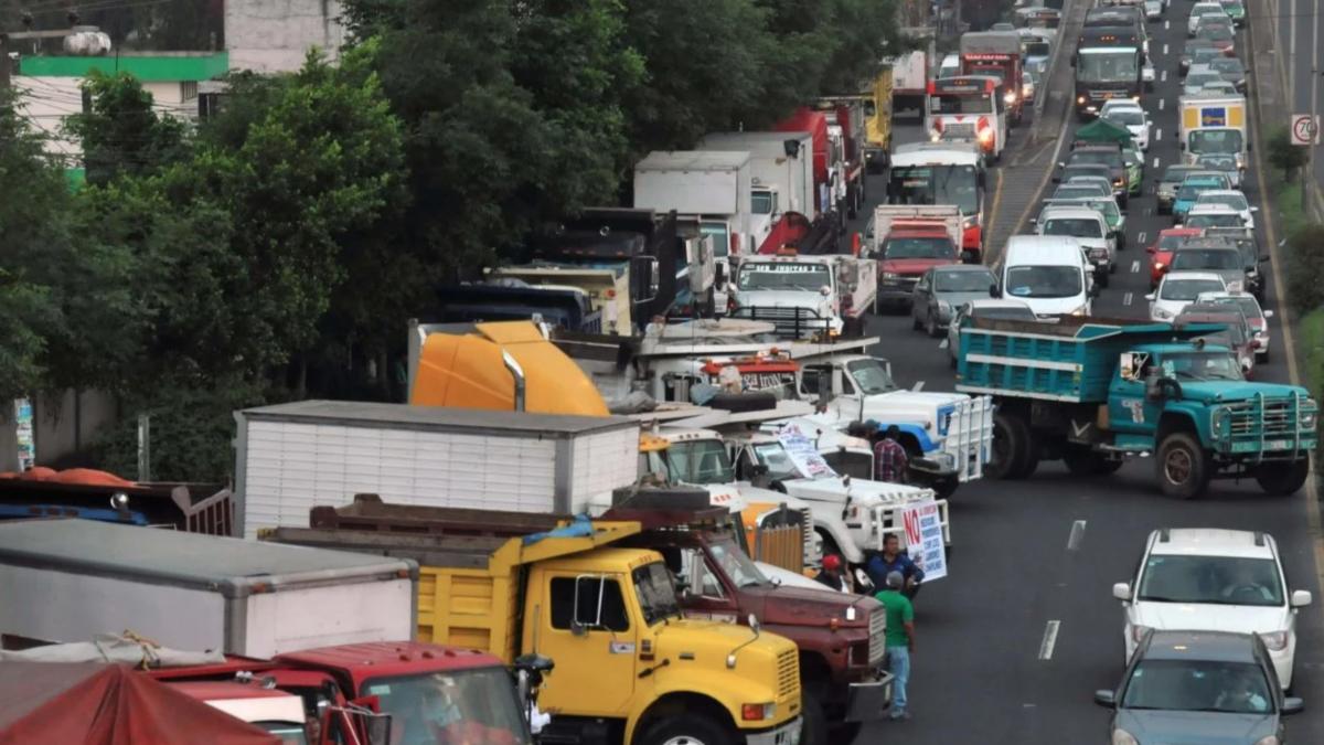 ¿Qué autopistas se verían afectadas por el paro nacional de transportistas este 5 de febrero?