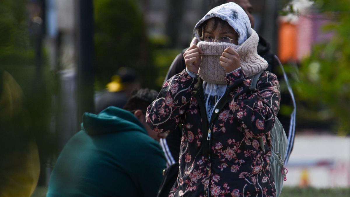 ¡Abríguese, sigue el frío en el país!