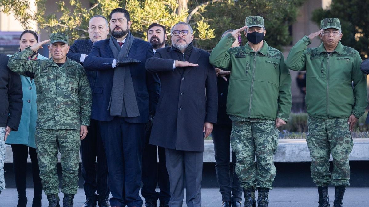 Secretario General de Gobierno, Horacio Duarte Olivares, presidió la Ceremonia de Izamiento de Bandera