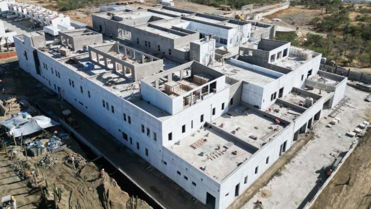 Issste registra 86% de avance en construcción de Clínica Hospital de BCS