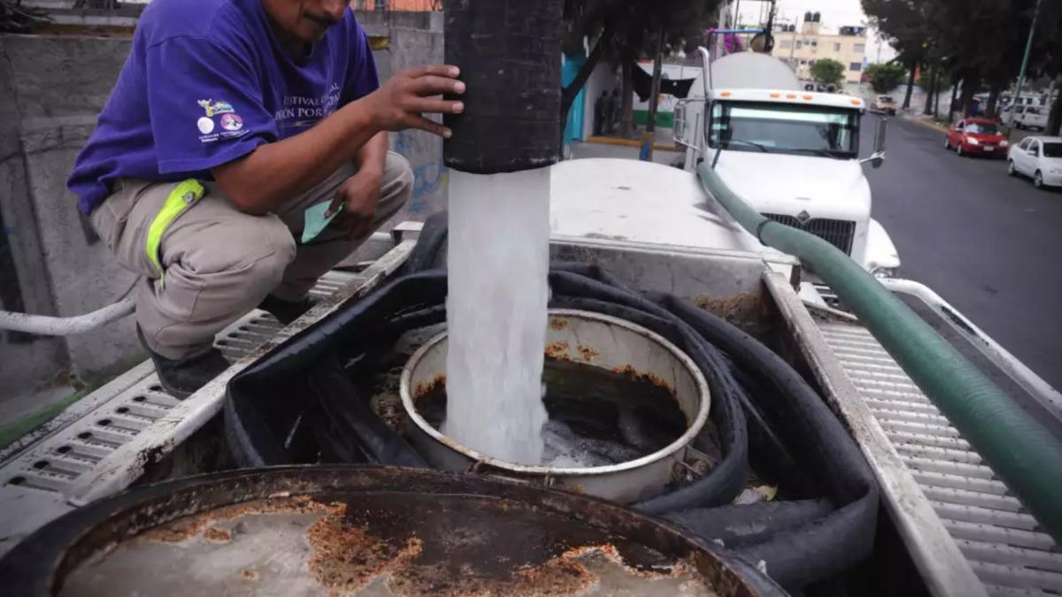 Huachicoleo de agua | ¿Qué es y cómo funciona el tráfico de agua?