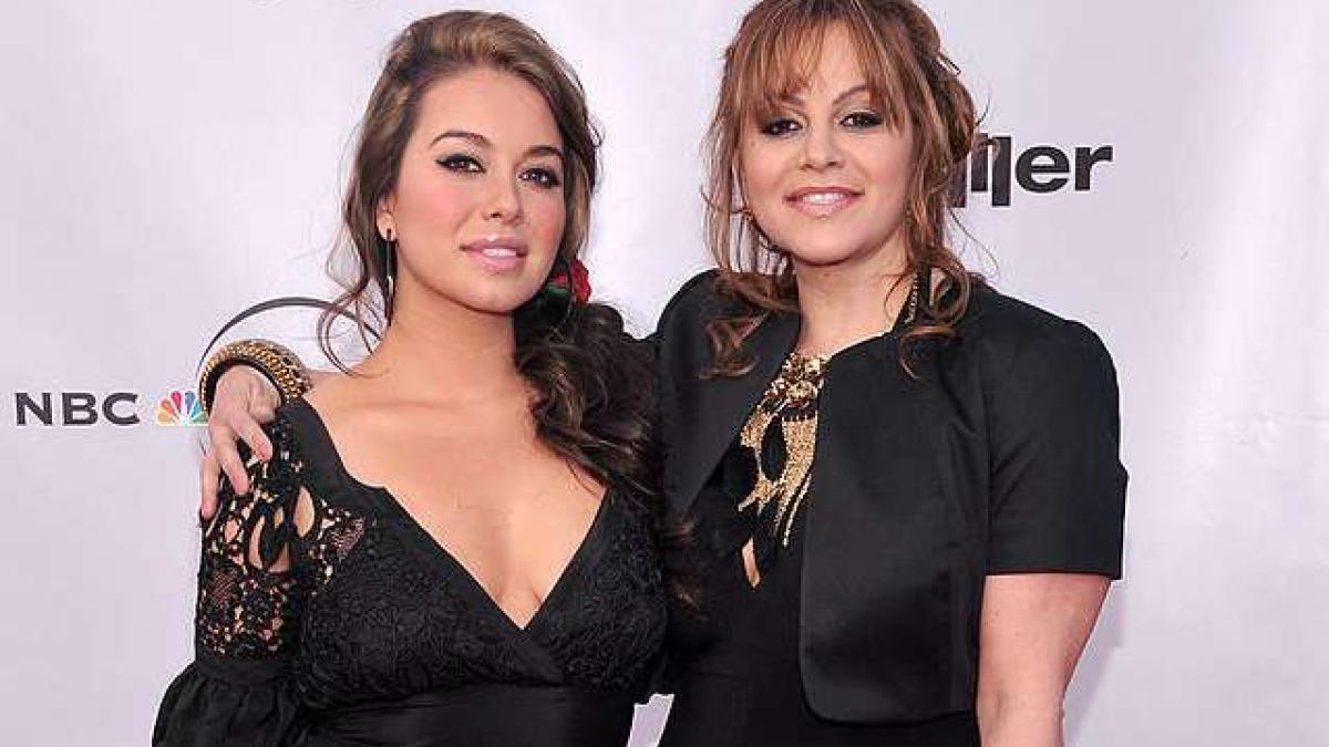 Chiquis Rivera comparte conmovedores mensajes de Jenni Rivera: 'Son todo lo que tengo'