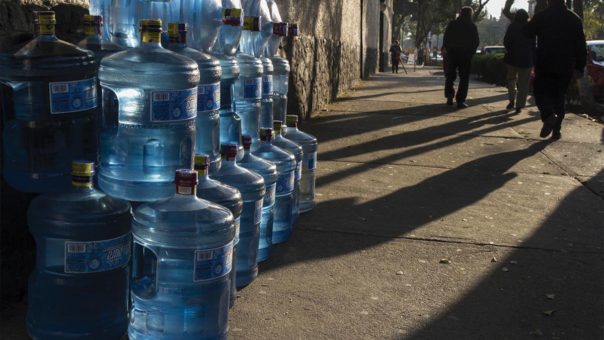 Ante la crisis de agua, ¿en dónde puedo rellenar garrafones por 5 pesos?