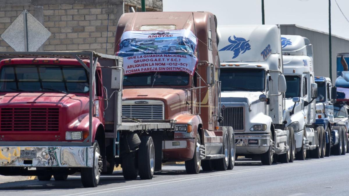 ¿Qué autopistas serían afectadas por el paro nacional de transportistas este 15 de febrero?